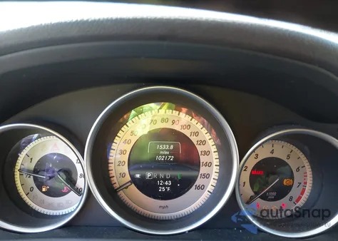 2013 Mercedes-Benz C 250 Sport z USA, uszkodzony, nr VIN WDDGF4HB8DA851415